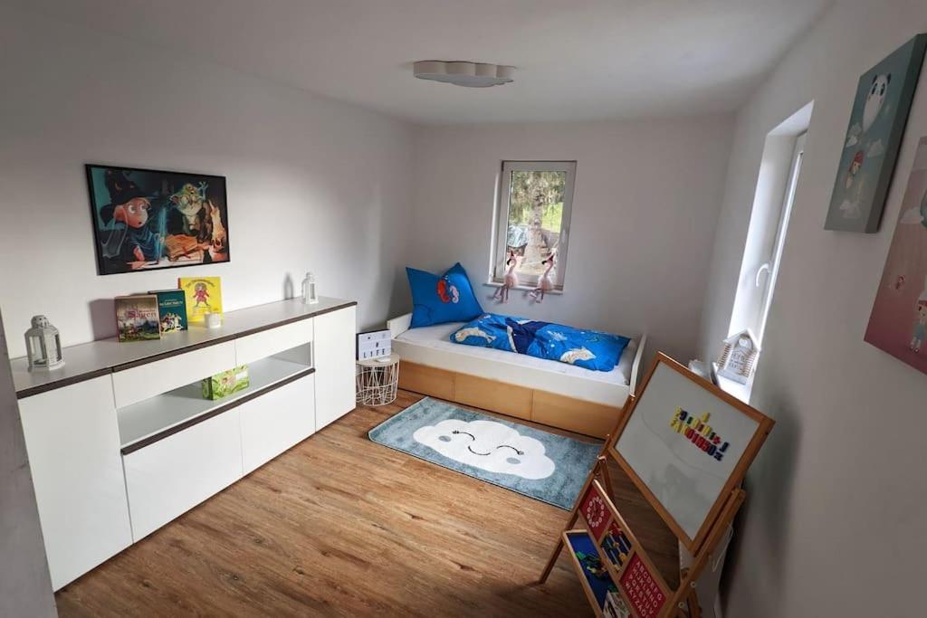Fewo Im Lehm-Fachwerkhaus Erfurt Mit 3 Einzelnen Schlafzimmern Je Mit Tv Luaran gambar