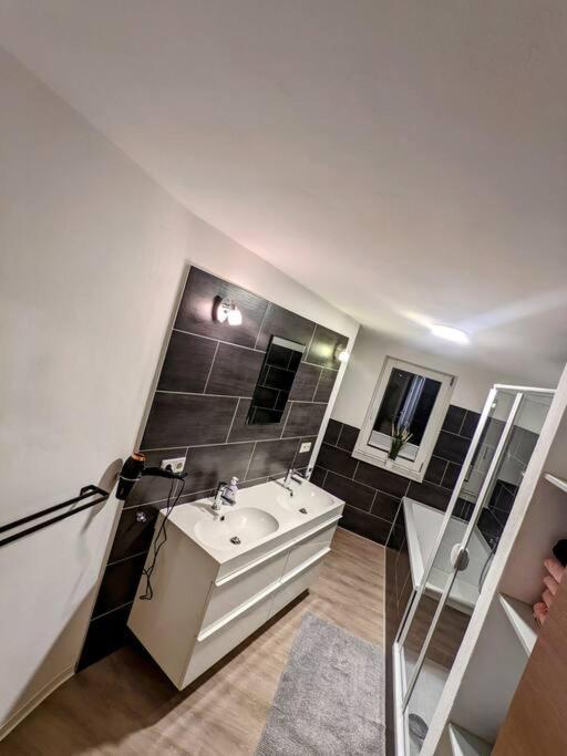 Fewo Im Lehm-Fachwerkhaus Erfurt Mit 3 Einzelnen Schlafzimmern Je Mit Tv Luaran gambar